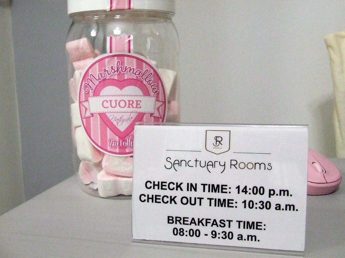 Sanctuary Bed & Breakfast *